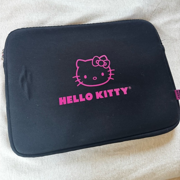 Hello Kitty Laptop Case - Picture 2 of 2